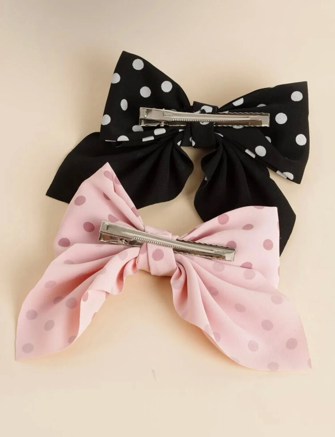 MEDIUM POLKA DOT HAIR BOW