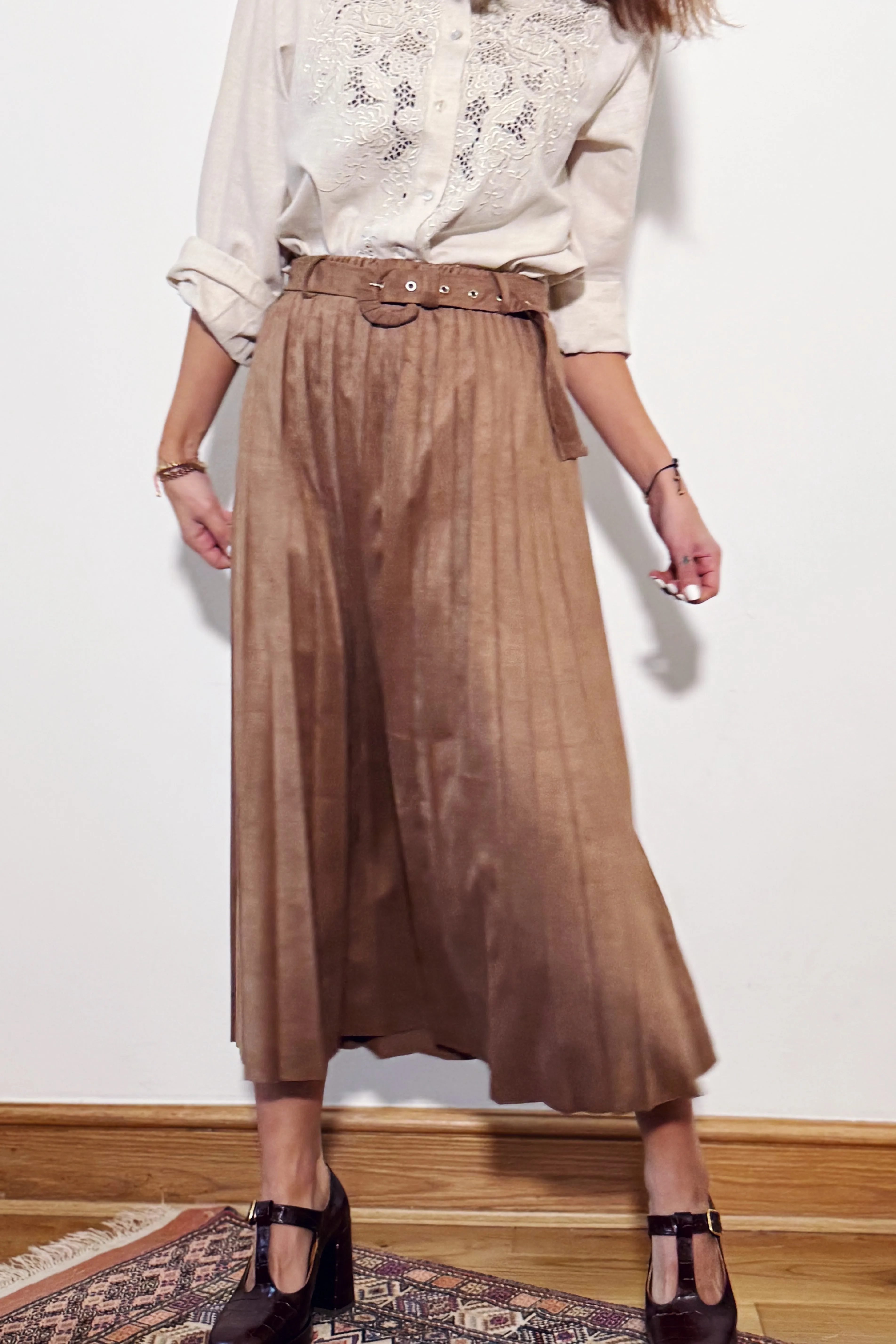 Pleated maxi skirt w belt