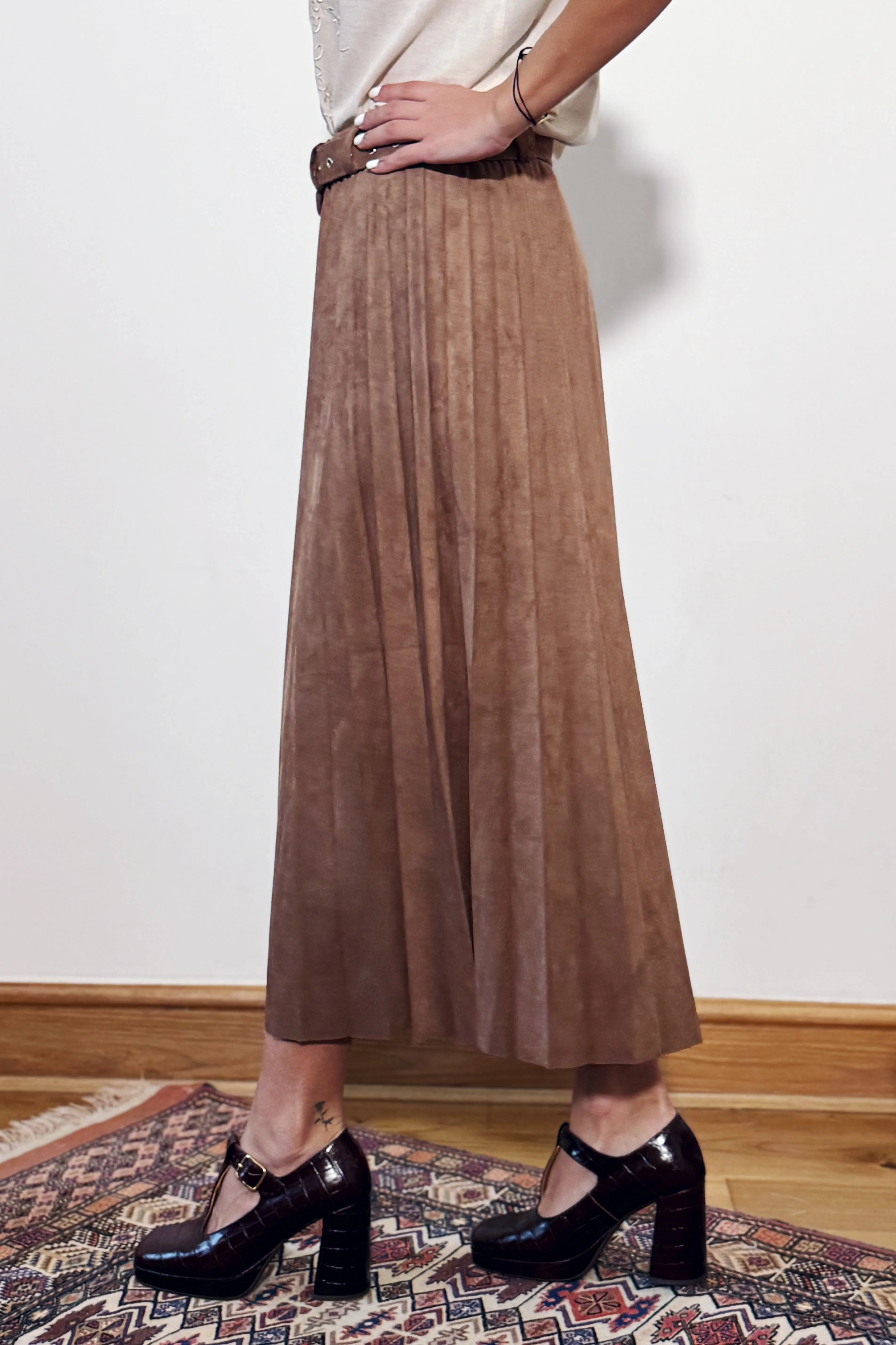 Pleated maxi skirt w belt